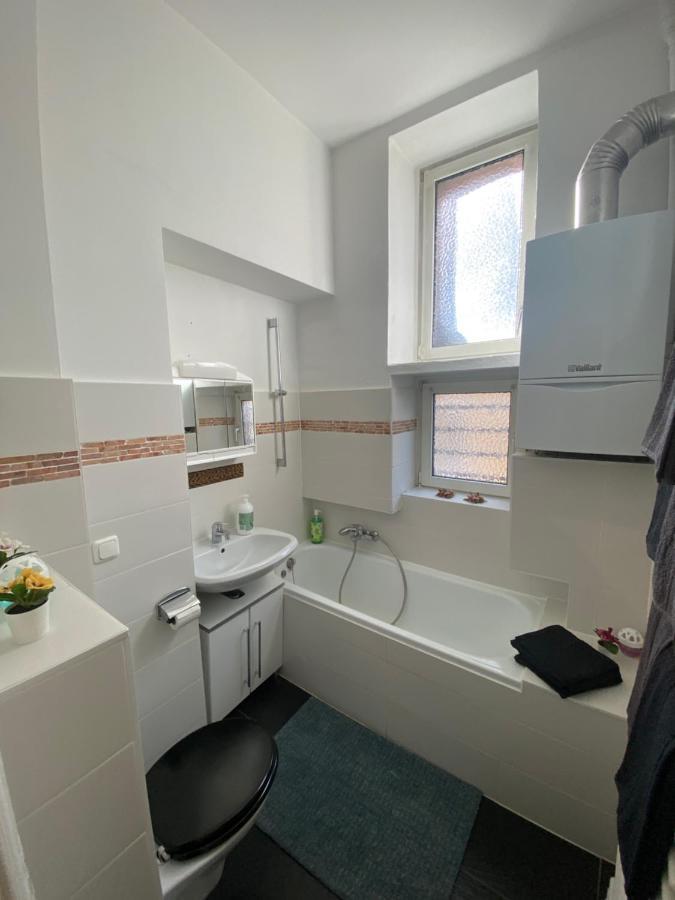 Ruhige Gemuetliche Wohnung Altbau In Zentraler Lage Wiesbaden Luaran gambar